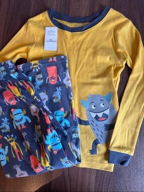 Carter's Boys - Yellow & Grey Monster Print Pajama Set - BNWT -size 6